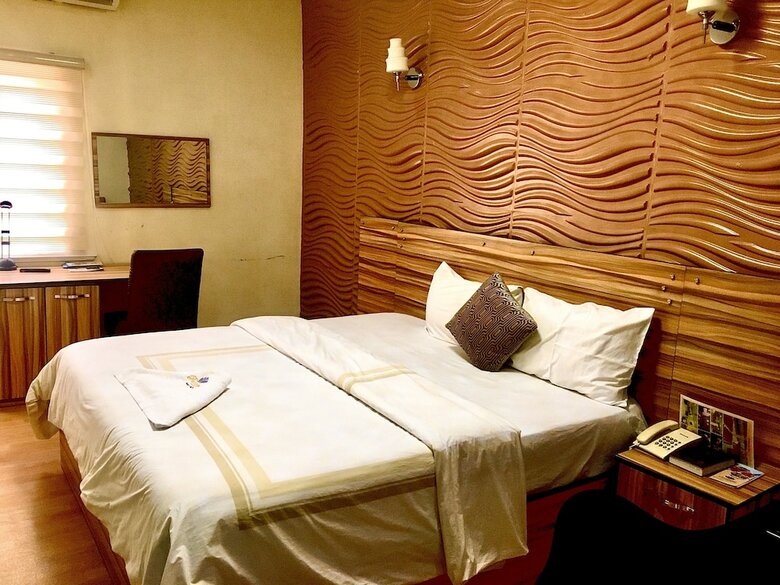 Providence Hotel And Suites