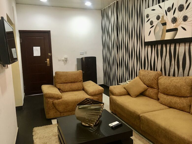 Providence Hotel And Suites
