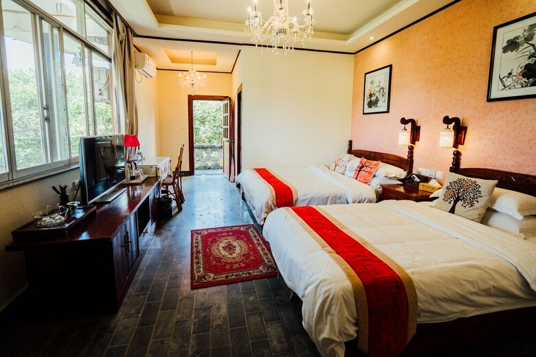 Green Peak Resort