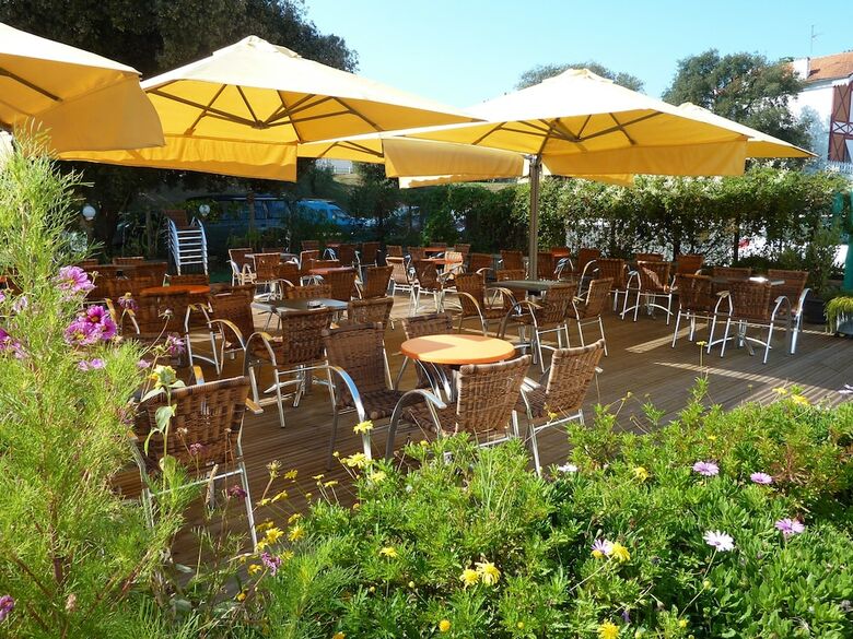 Hotel H�tel Les Pins