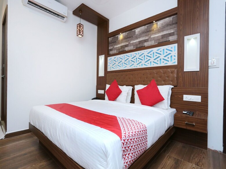 Hotel Oyo 14375 Qube