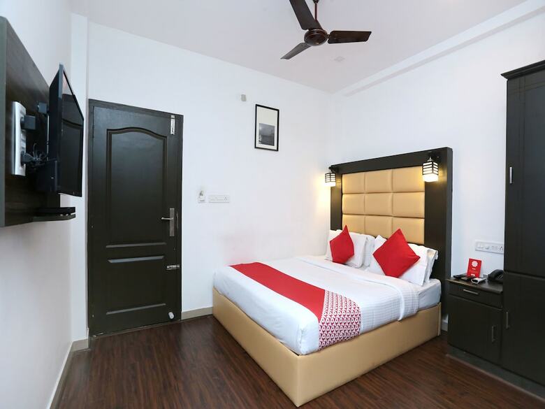Hotel Oyo 14375 Qube