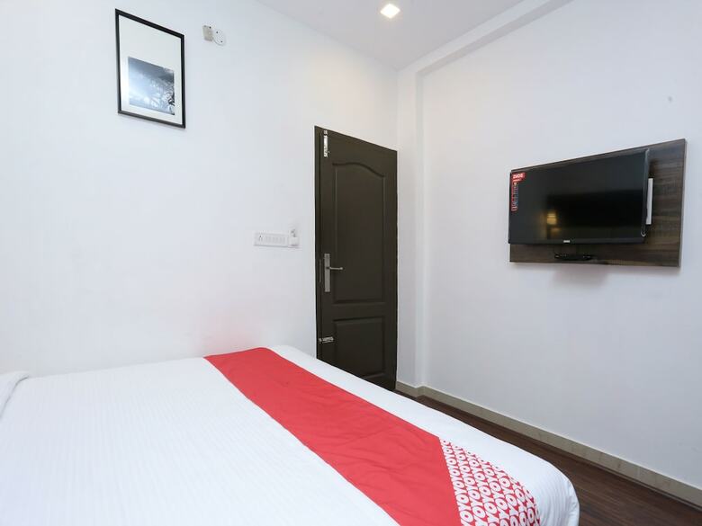 Hotel Oyo 14375 Qube