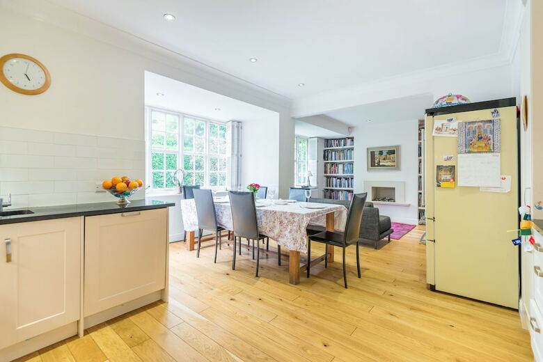 Charming Golders Green Home By Hampstead Heath