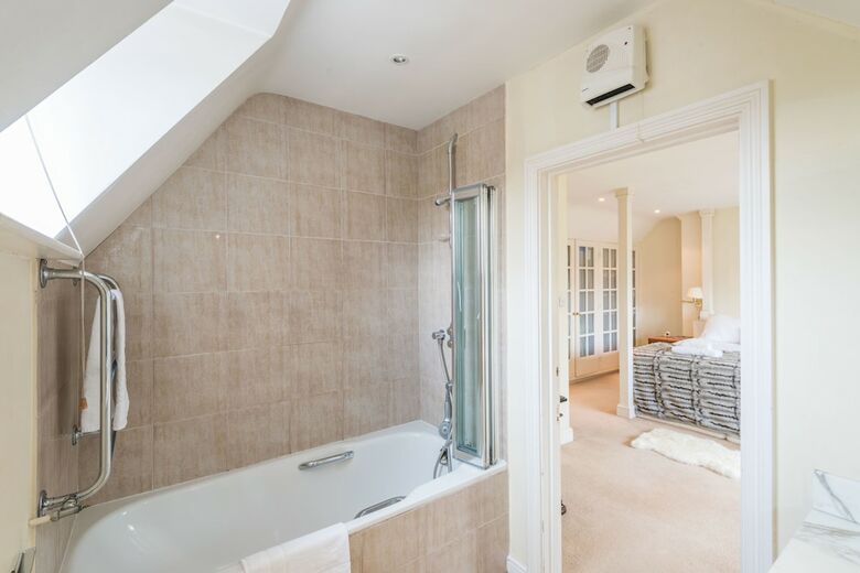 Charming Golders Green Home By Hampstead Heath