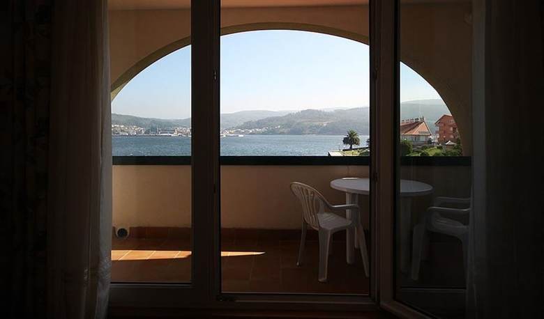 102896 -  Apartment In Corcubi�n