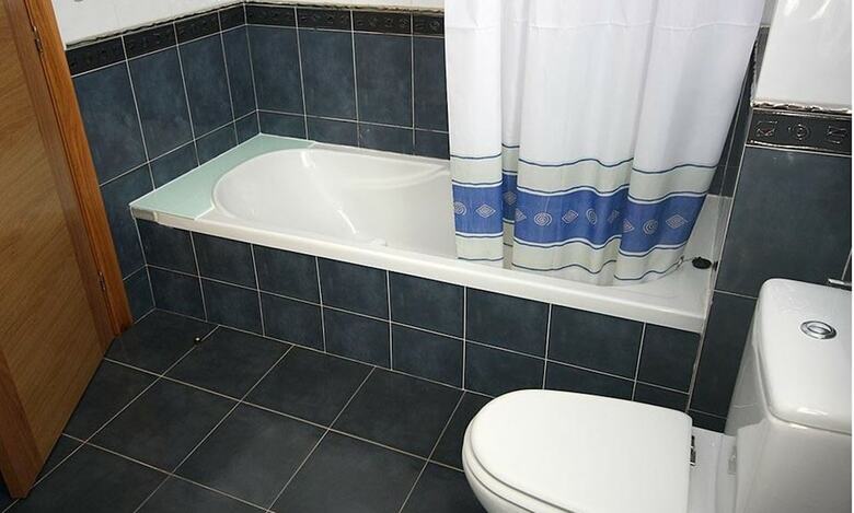 102896 -  Apartment In Corcubi�n