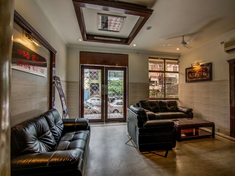 Hotel Oyo 14670 Saaket Residency