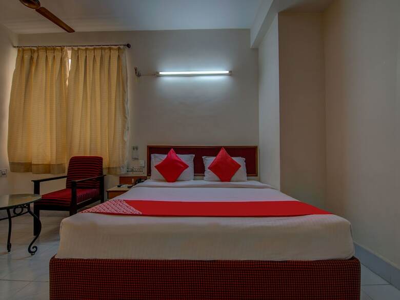 Hotel Oyo 14670 Saaket Residency