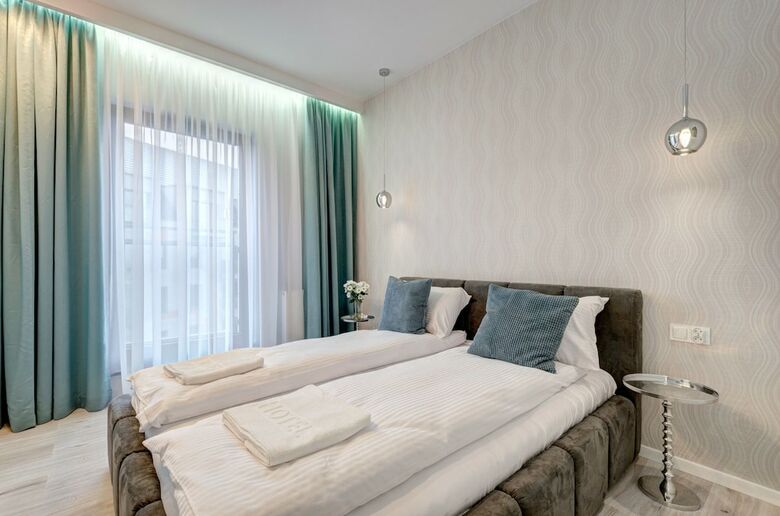 Live & Travel Apartments