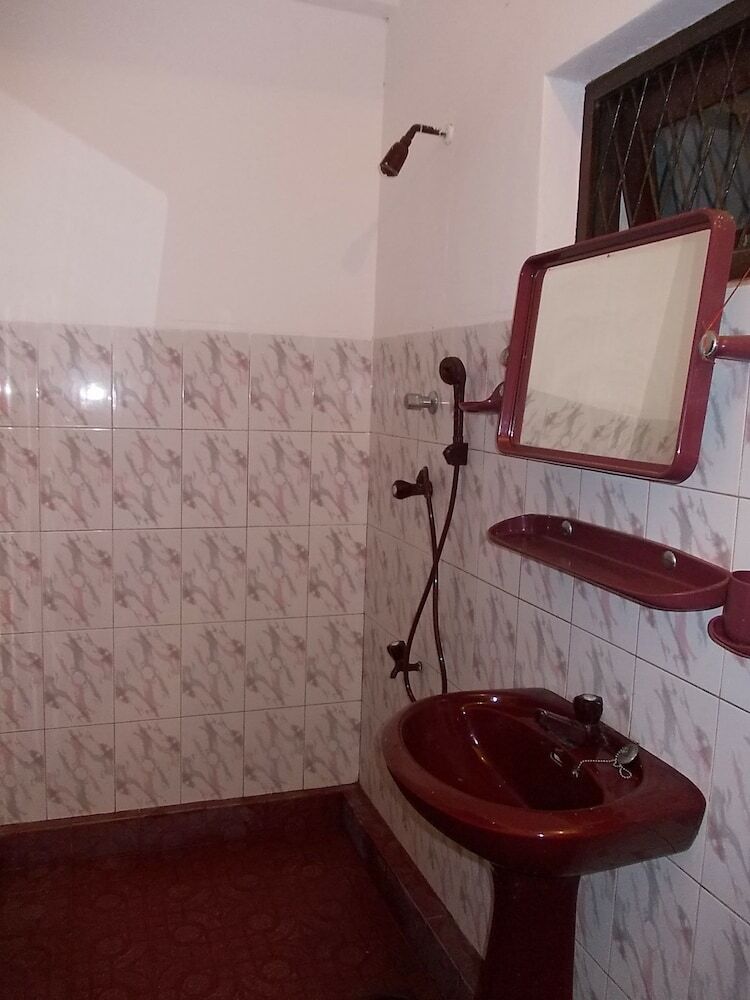Hotel Sri Beach Bungalows And Villa