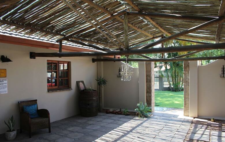 Hotel Four Seasons Guesthouses