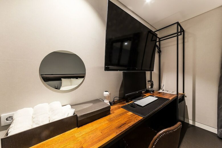 Hotel U