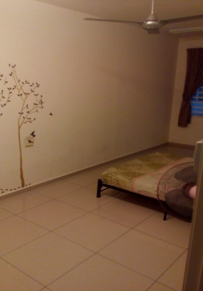 Elessandra 3 Storey 5 Rooms