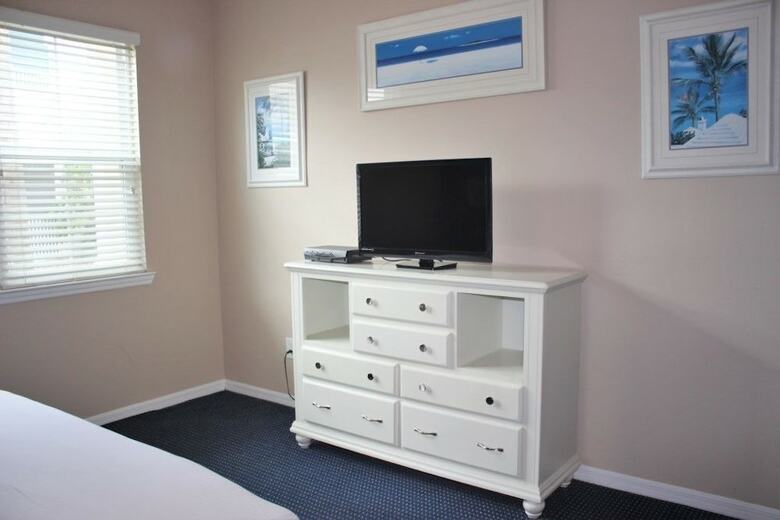 Runaway Beach Club 8203 - Two Bedroom Condo