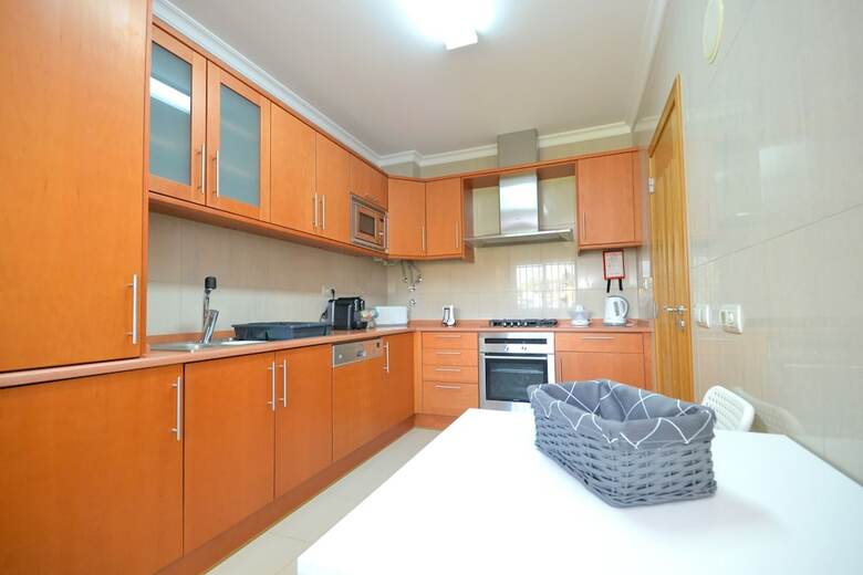 Apartamentos Millennium Plaza Al