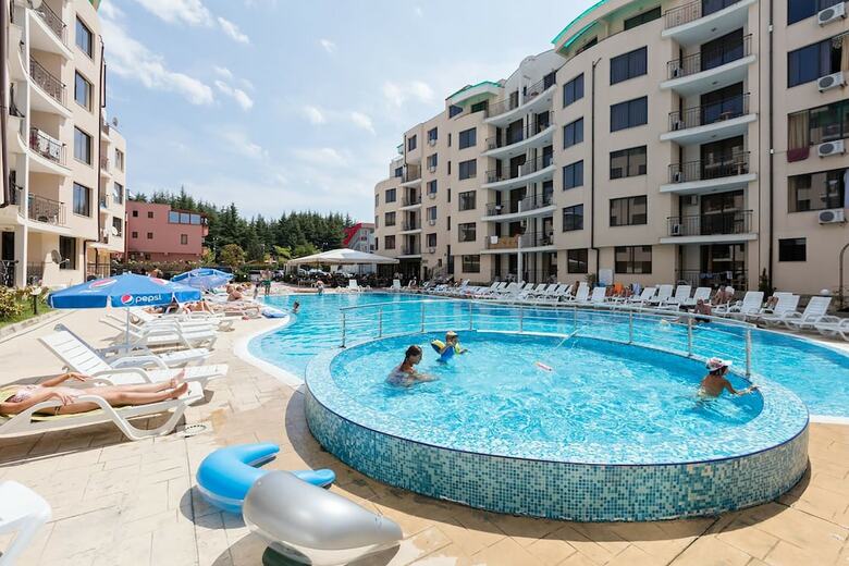 One Bedroom Apartment With Balcony