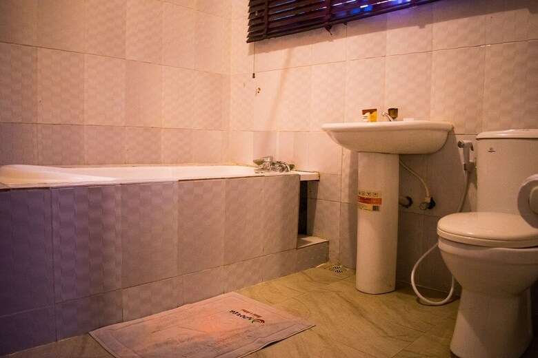 Hotel Esporta Suites (Agindingbi)
