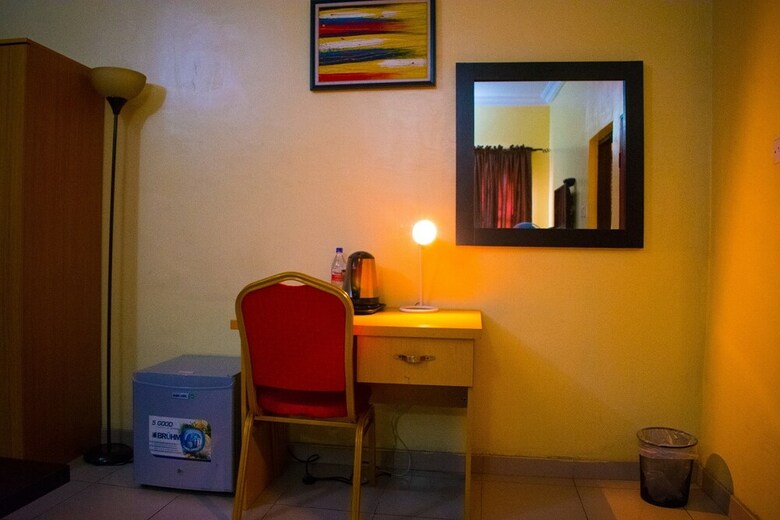Hotel Esporta Suites (Agindingbi)