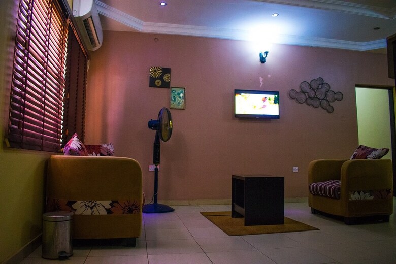 Hotel Esporta Suites (Agindingbi)