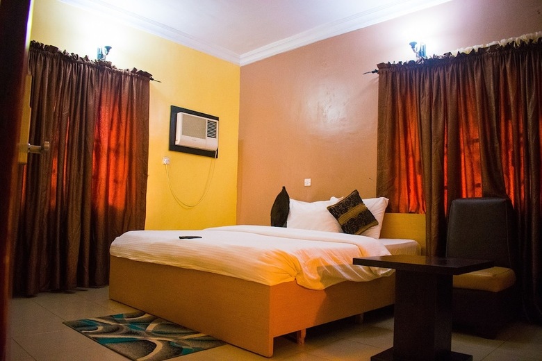 Hotel Esporta Suites (Agindingbi)