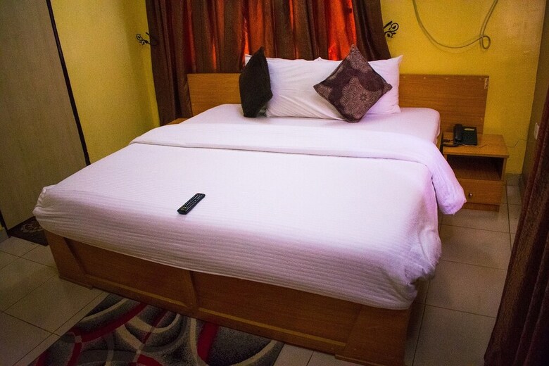 Hotel Esporta Suites (Agindingbi)