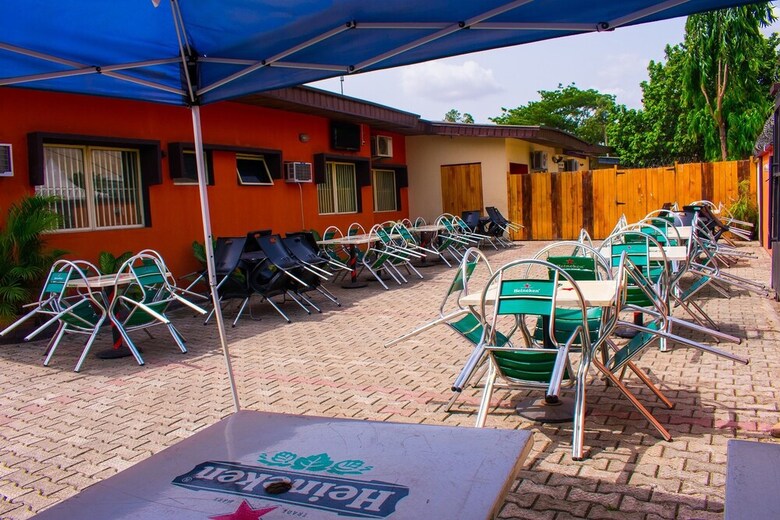 Hotel Esporta Suites (Agindingbi)