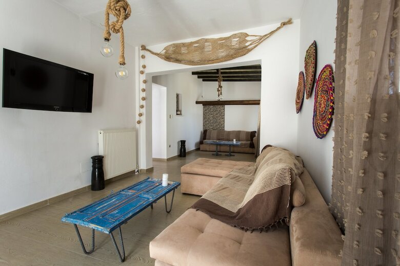 Apartamentos Paros Central House