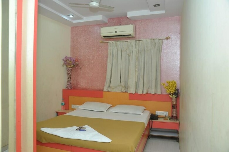 Hotel Room Maangta 127 - Andheri