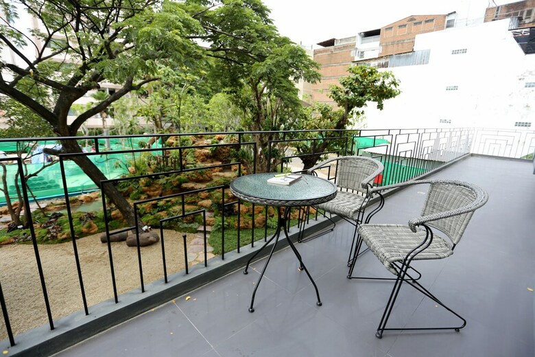Hostal Bangkok Oasis Hotel