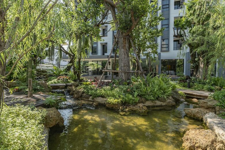 Hostal Bangkok Oasis Hotel