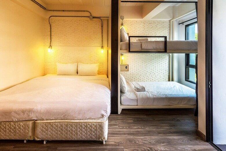 Hostal Bangkok Oasis Hotel