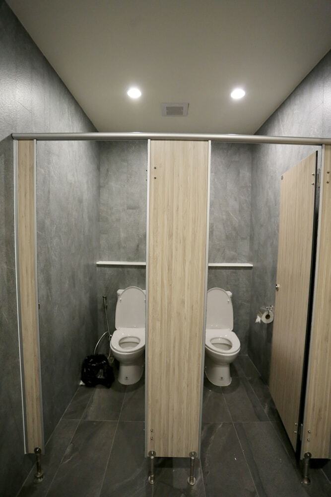 Hostal Bangkok Oasis Hotel