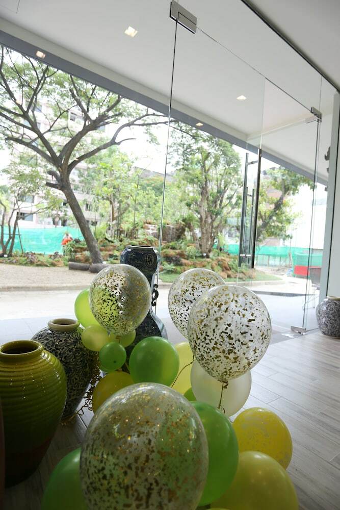 Hostal Bangkok Oasis Hotel
