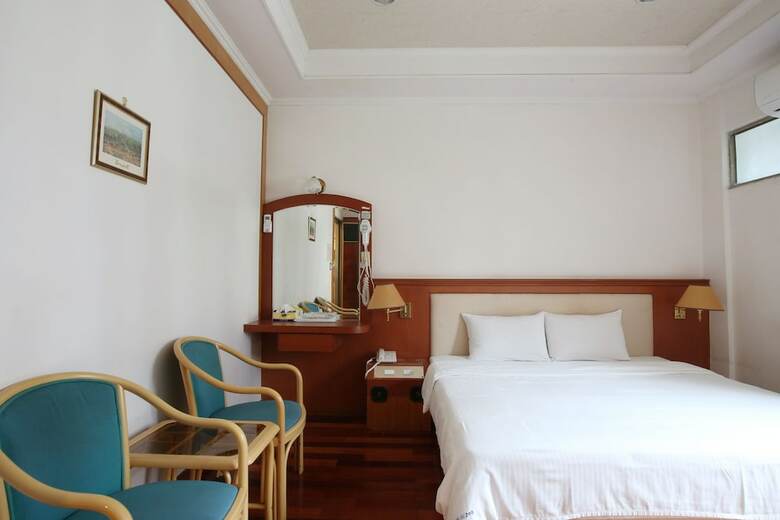 Long Shan Hotel