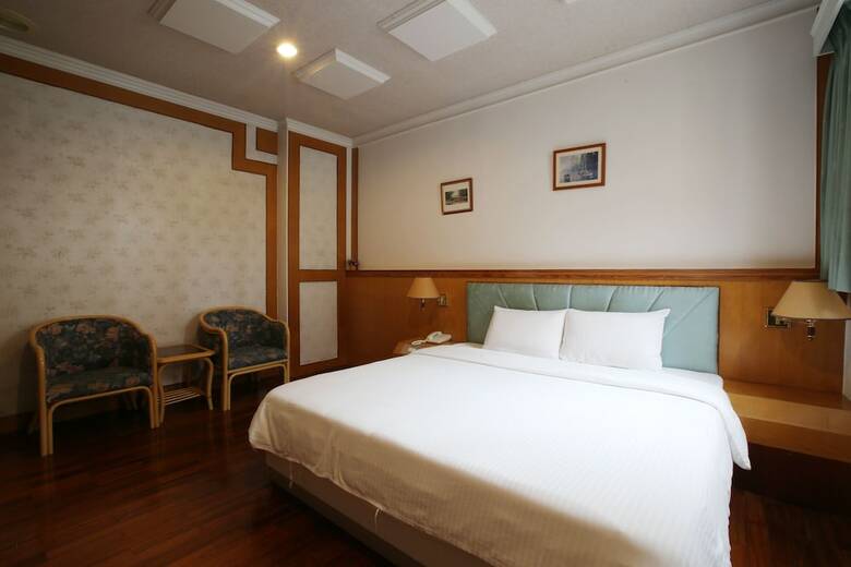 Long Shan Hotel
