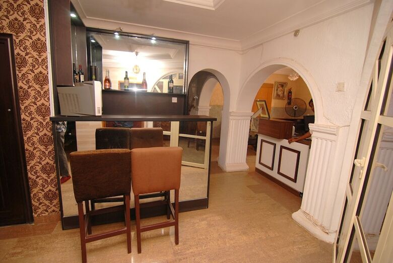 Ajoy Hotel And Suite