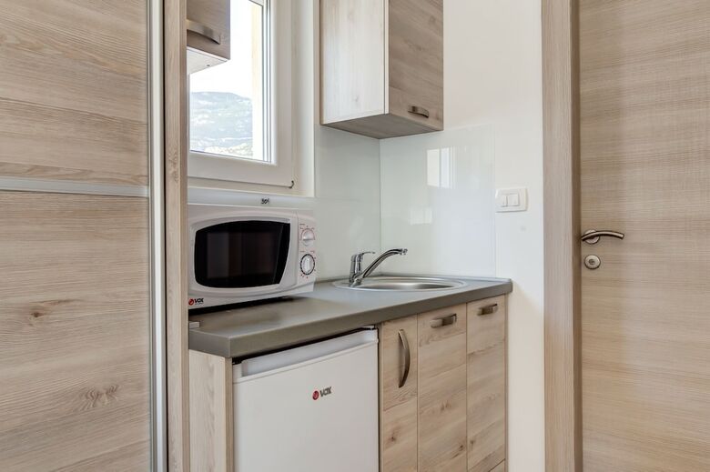 Aparthotel Almare Apartments  Budva