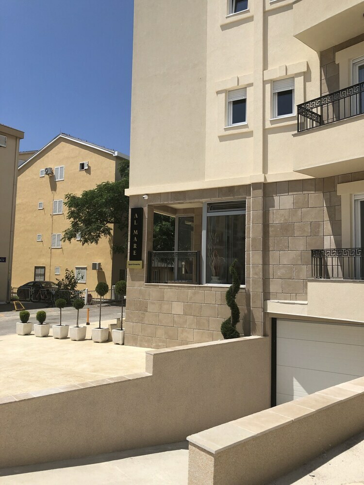 Aparthotel Almare Apartments  Budva