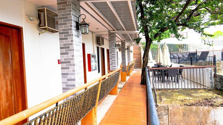 Hotel Skylodge Resort