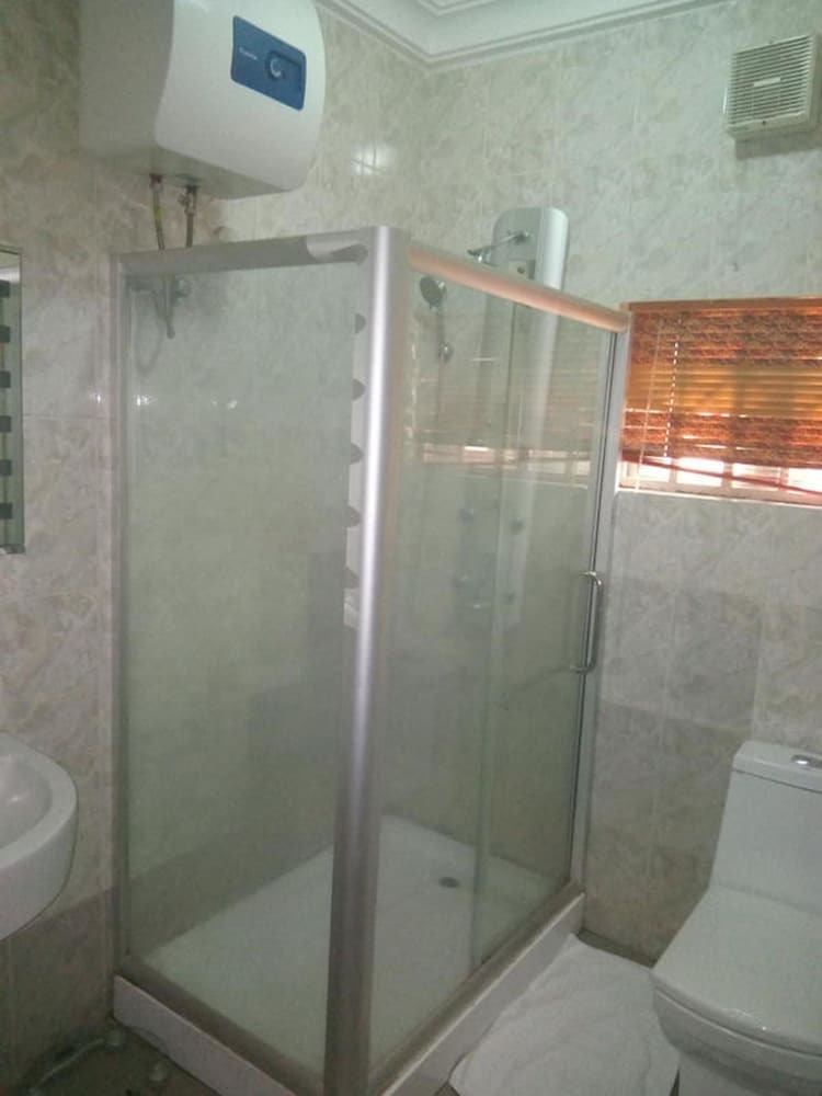 Paris Choice Hotels & Resort Wuse
