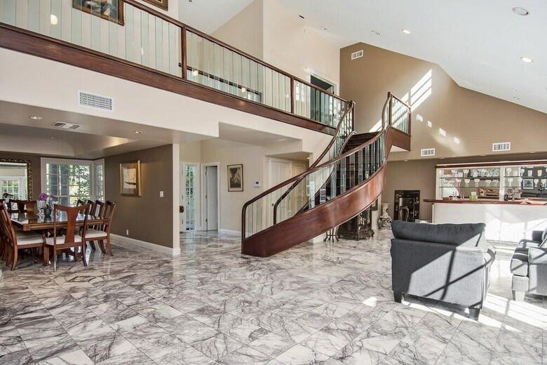Hollywood Hills Upscale