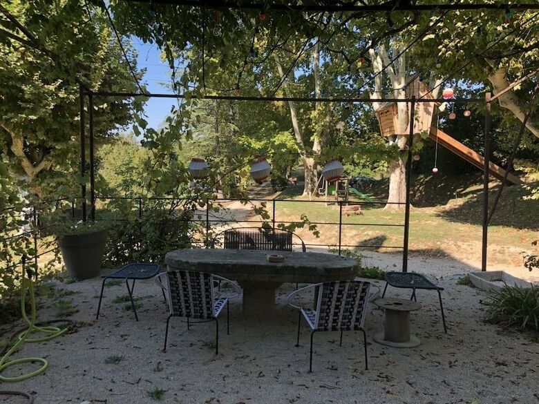 Bed & Breakfast Parenth�se En Luberon