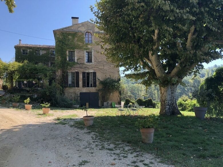 Bed & Breakfast Parenth�se En Luberon