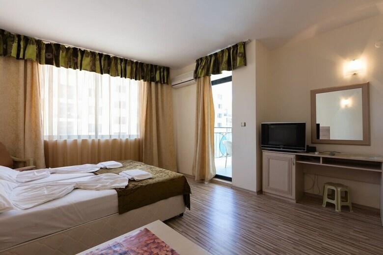 Aparthotel Studio For Family With Kitchenette And Pool View