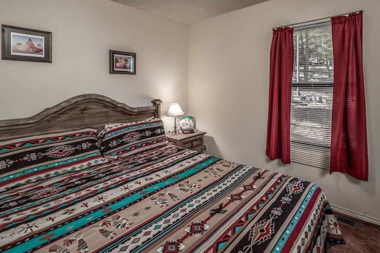 Rocky Top Cabin - Two Bedroom Cabin