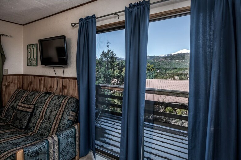 An Amazing View - Three Bedroom Cabin