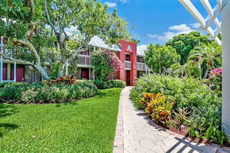 Hotel Ramada By Wyndham Naples