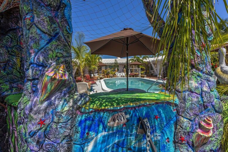 Green Seas Motel