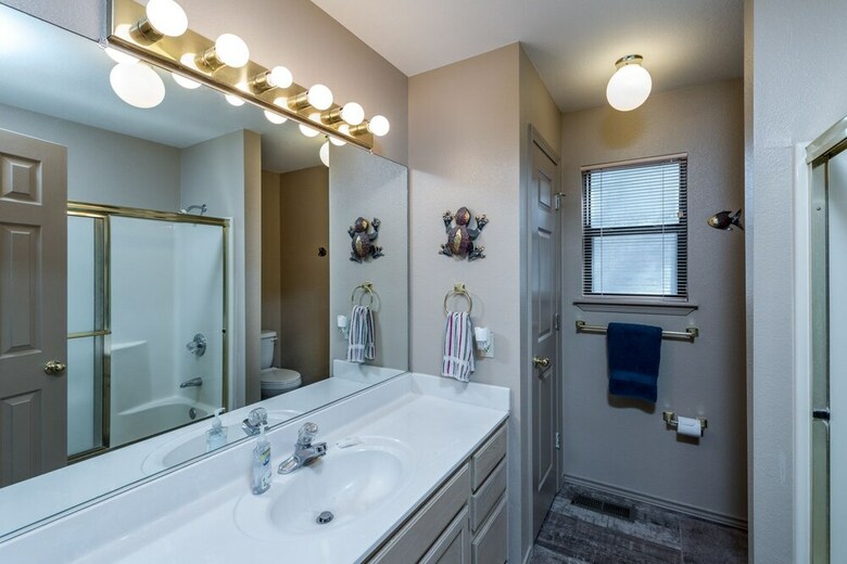 Chelsea House - Three Bedroom Cabin